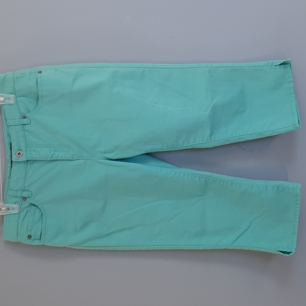 Denver Hayes Capris ~ Size 10